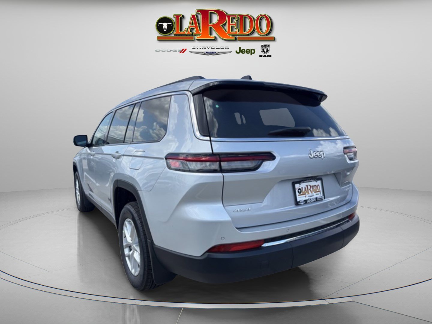 2025 Jeep Grand Cherokee Laredo X photo 2
