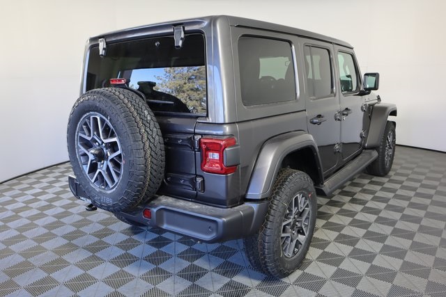2025 Jeep Wrangler Sahara photo 4