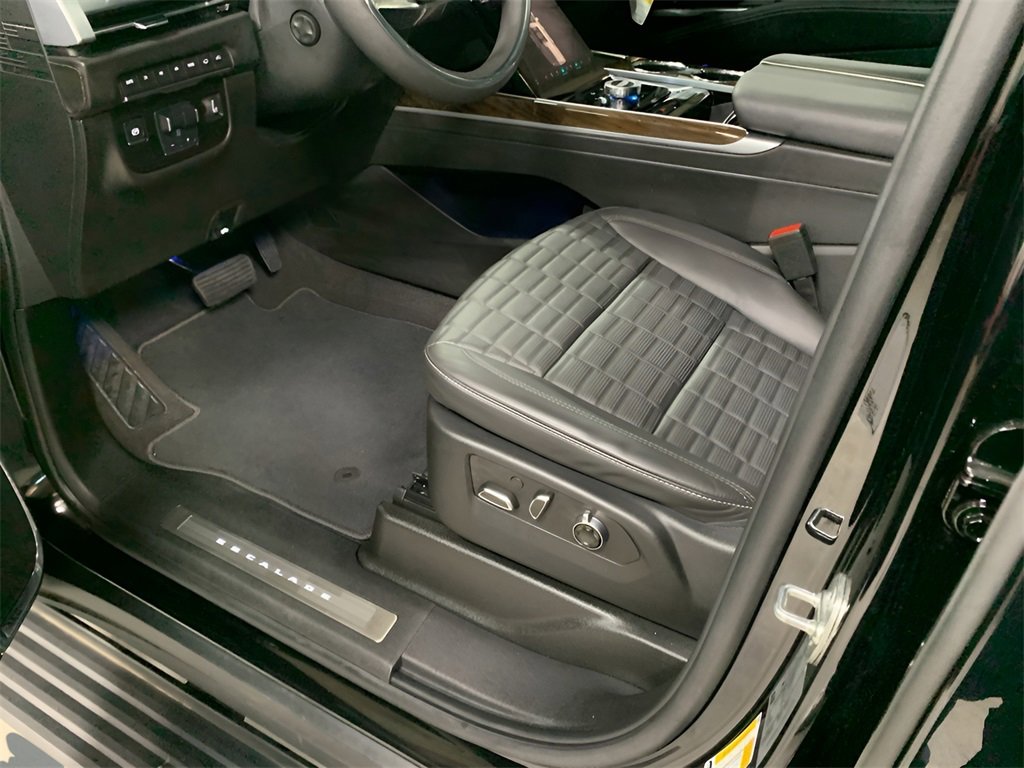 2025 Cadillac Escalade ESV Sport Platinum photo 25