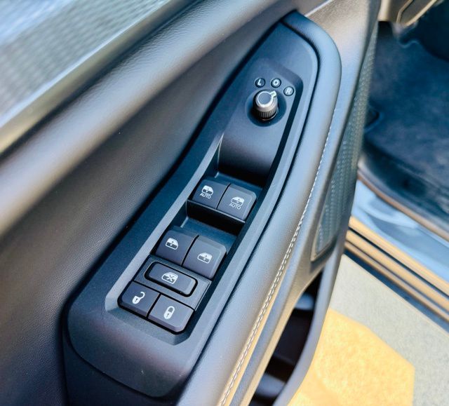 2025 Jeep Grand Cherokee Altitude photo 4