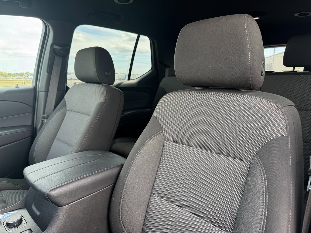 2023 Chevrolet Traverse Cloth photo 6