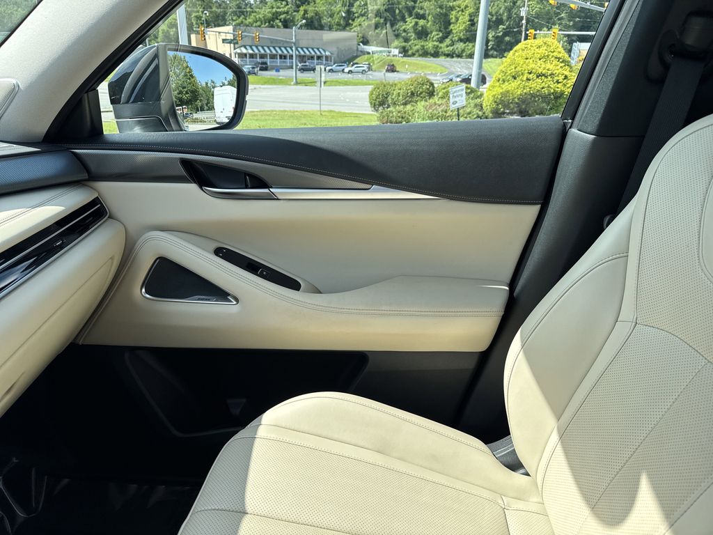 2024 Infiniti QX60 Luxe photo 28