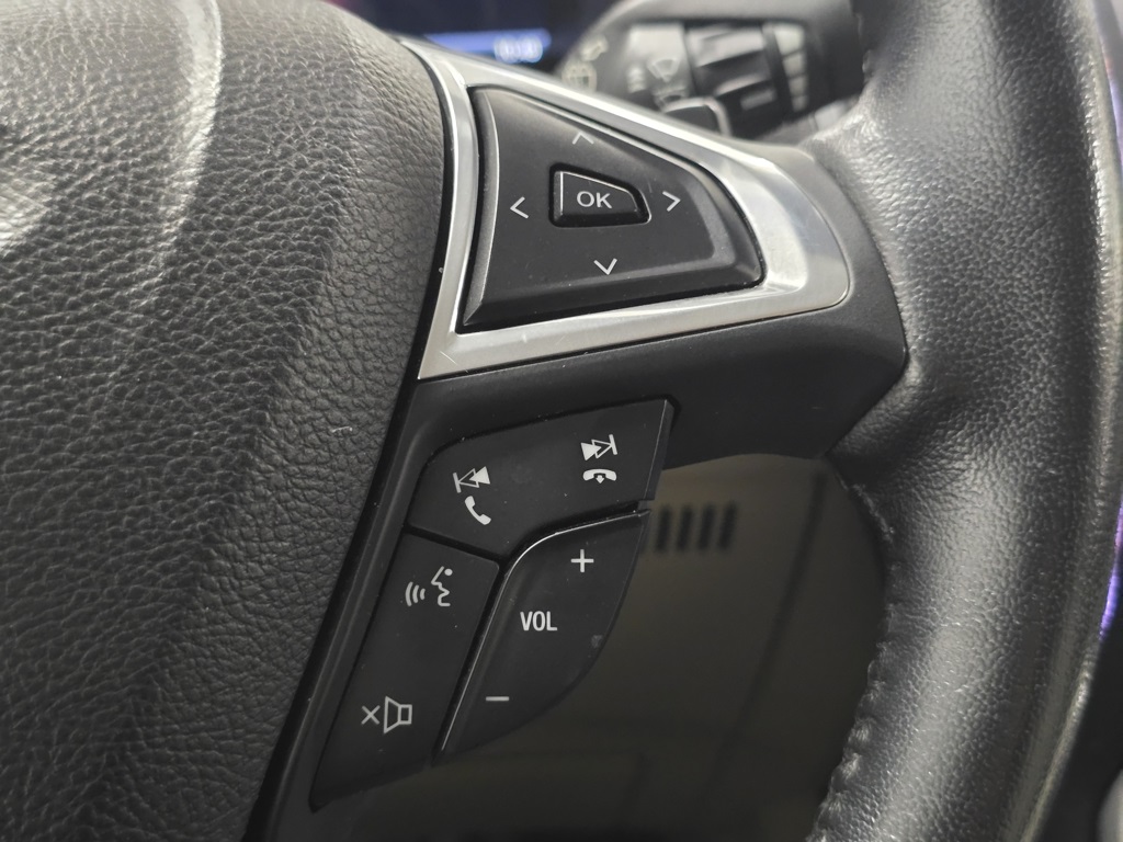 2015 Ford Edge Titanium photo 29