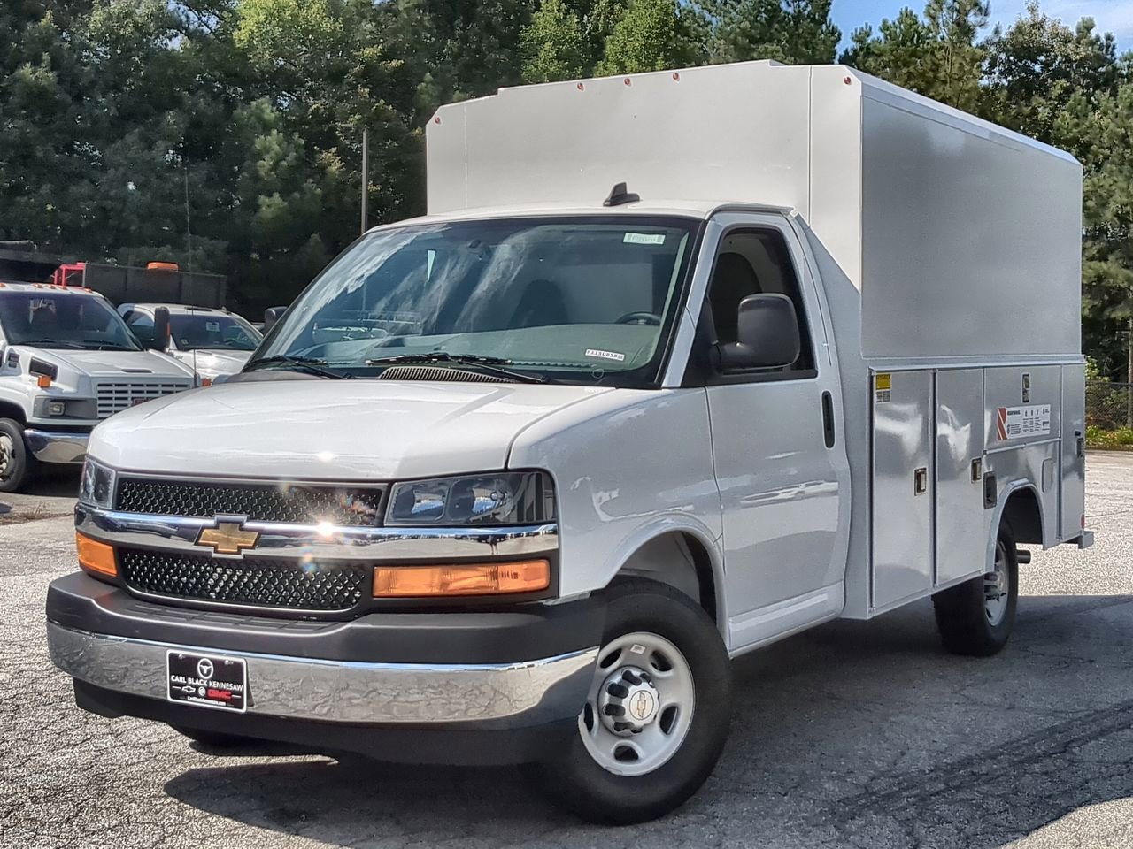 2025 Chevrolet Express Cutaway Base's photo