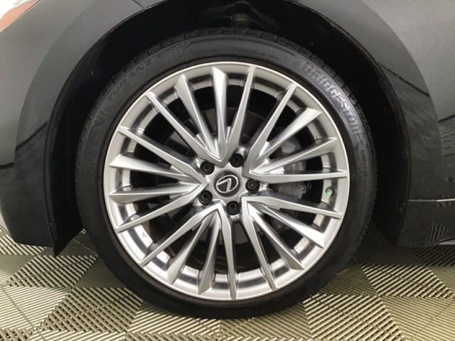 2022 Lexus IS 300 photo 26