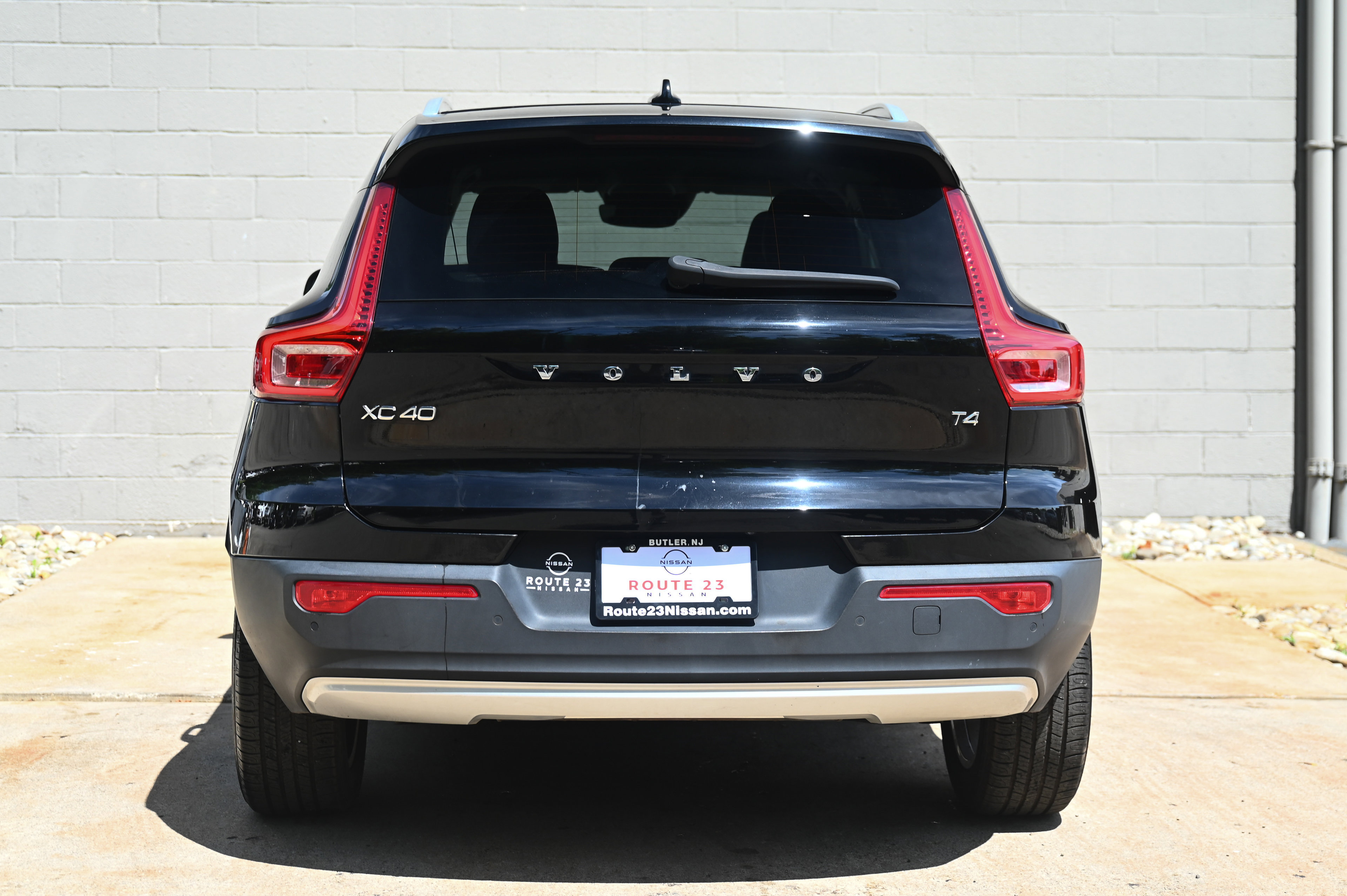 2022 Volvo XC40 Momentum photo 5