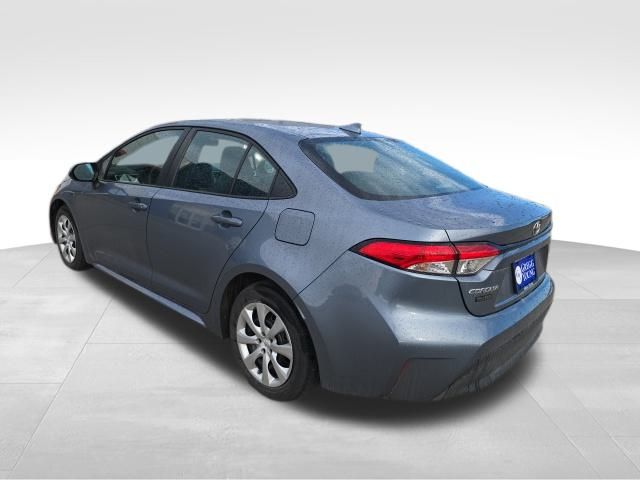 2024 Toyota Corolla LE photo 3