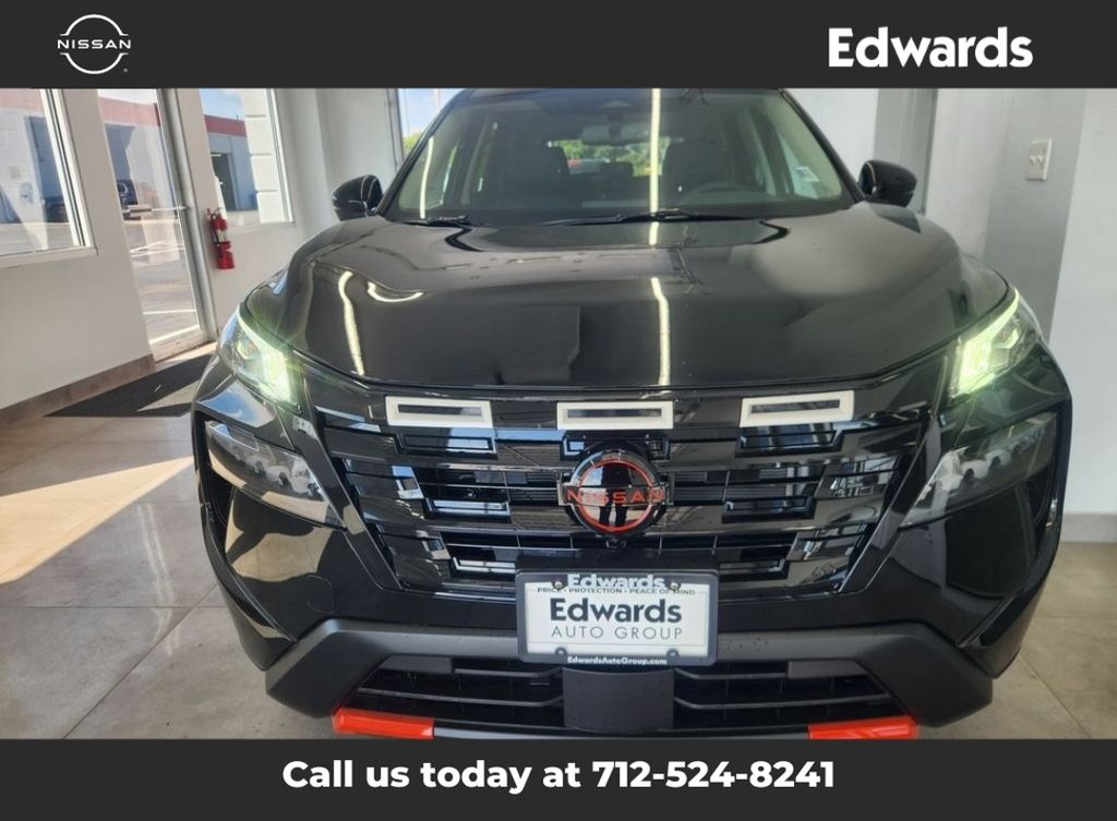 2026 Nissan Rogue SV photo 2