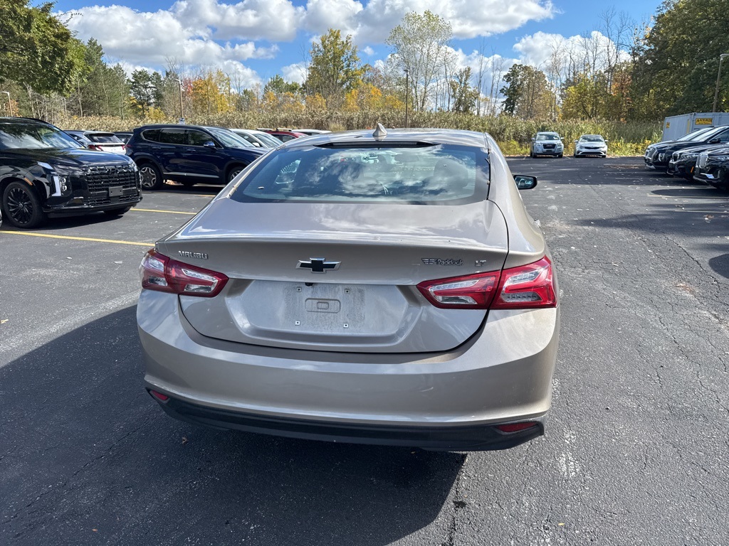 2022 Chevrolet Malibu 1LT photo 3