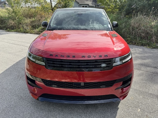 2025 Land Rover Range Rover Sport SE photo 3