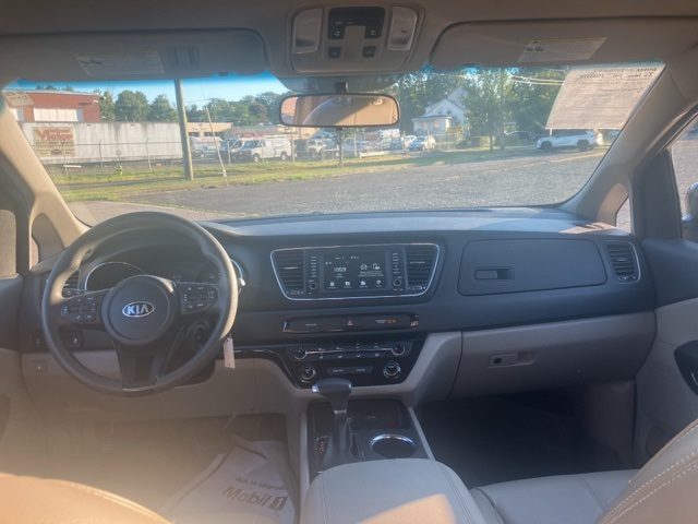 2021 Kia Sedona LX photo 14