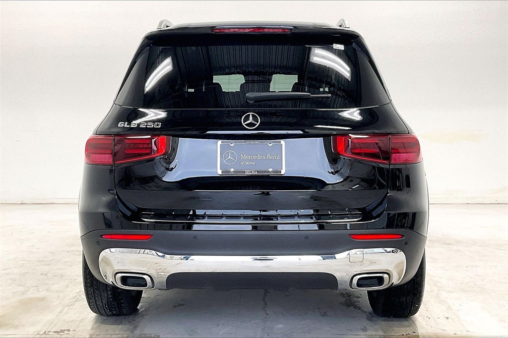 2025 Mercedes Benz GLB 250 photo 4