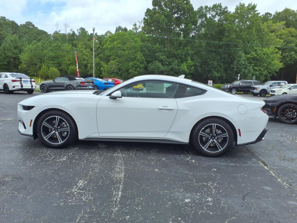 2025 Ford Mustang EcoBoost photo 3