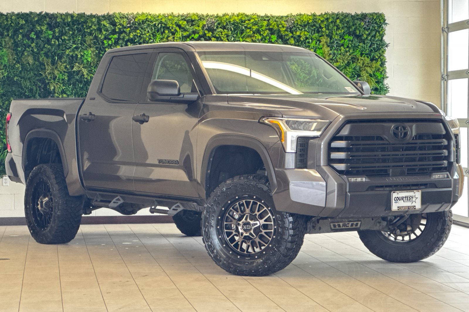 2023 Toyota Tundra SR5's photo