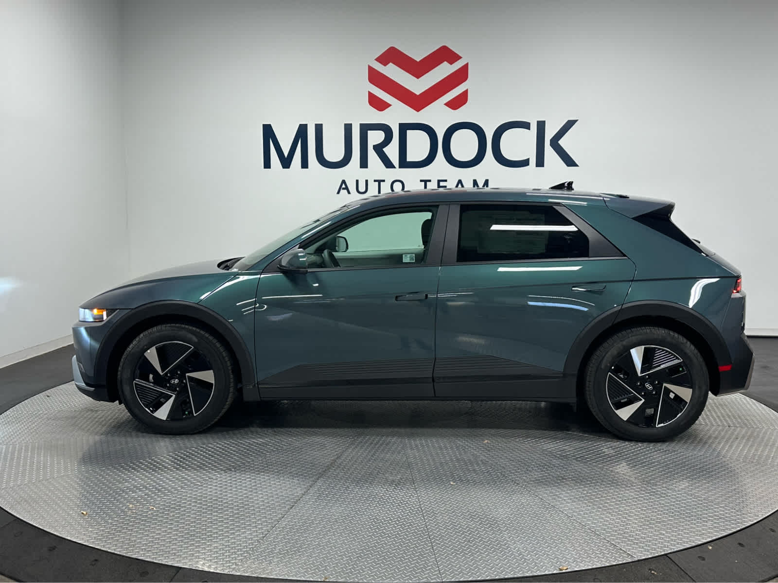 2026 Hyundai Ioniq 5 SE photo 2