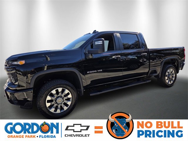 2024 Chevrolet Silverado HD Custom's photo