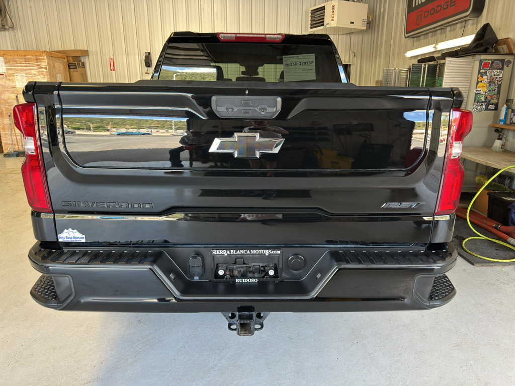 2023 Chevrolet Silverado 1500 RST photo 2
