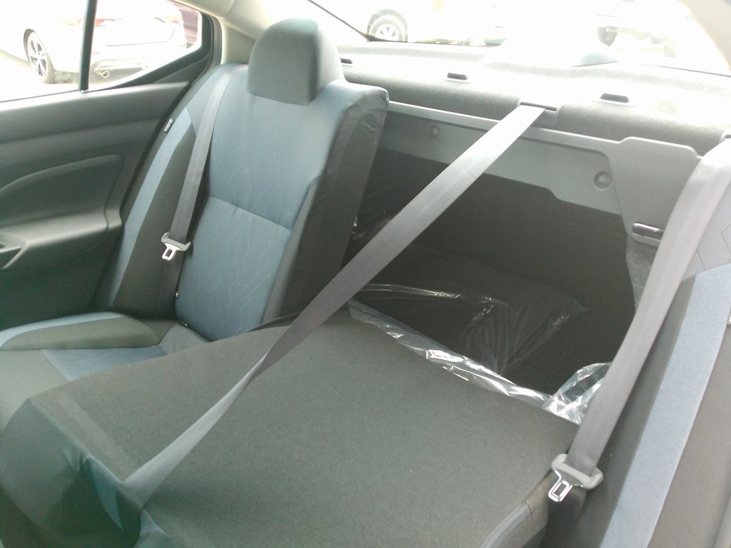 2025 Nissan Versa SV photo 23