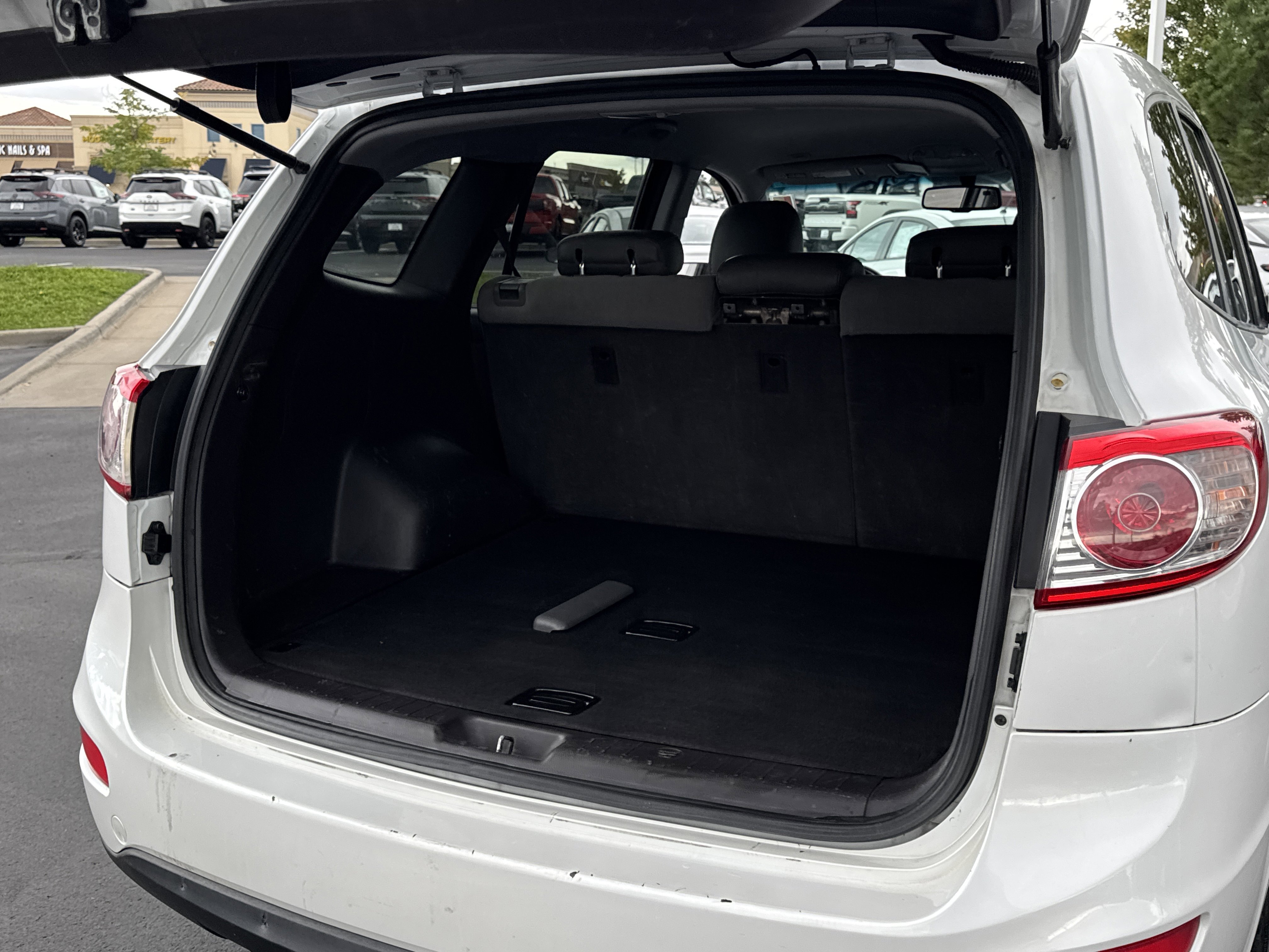 2011 Hyundai Santa Fe SE photo 3