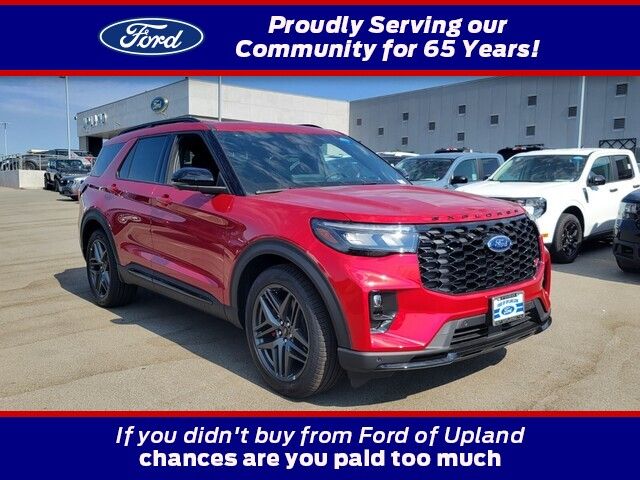 2025 Ford Explorer ST's photo