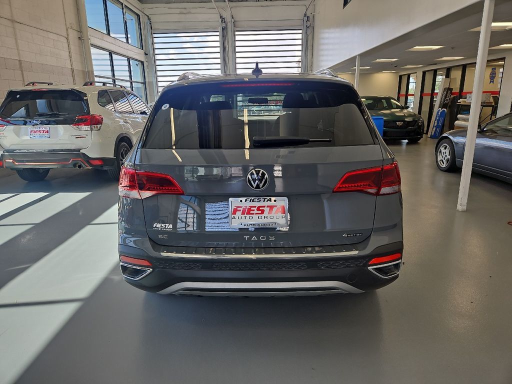 2022 Volkswagen Taos SE photo 5