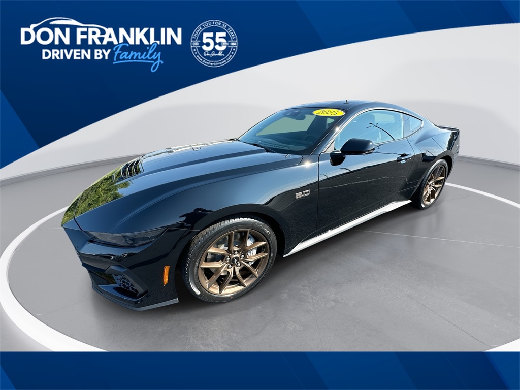 2025 Ford Mustang GT Premium's photo