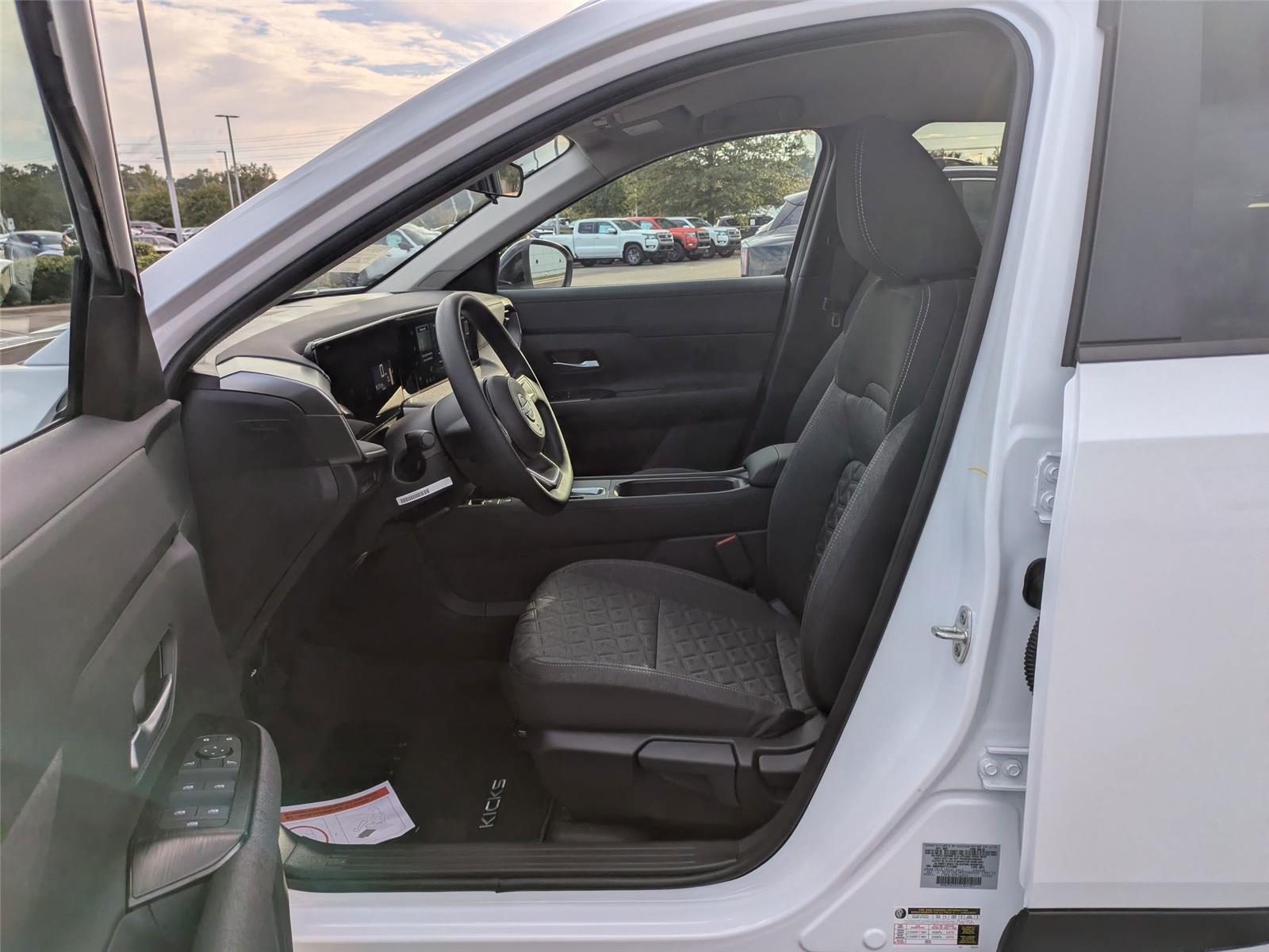 2026 Nissan Kicks SV photo 12