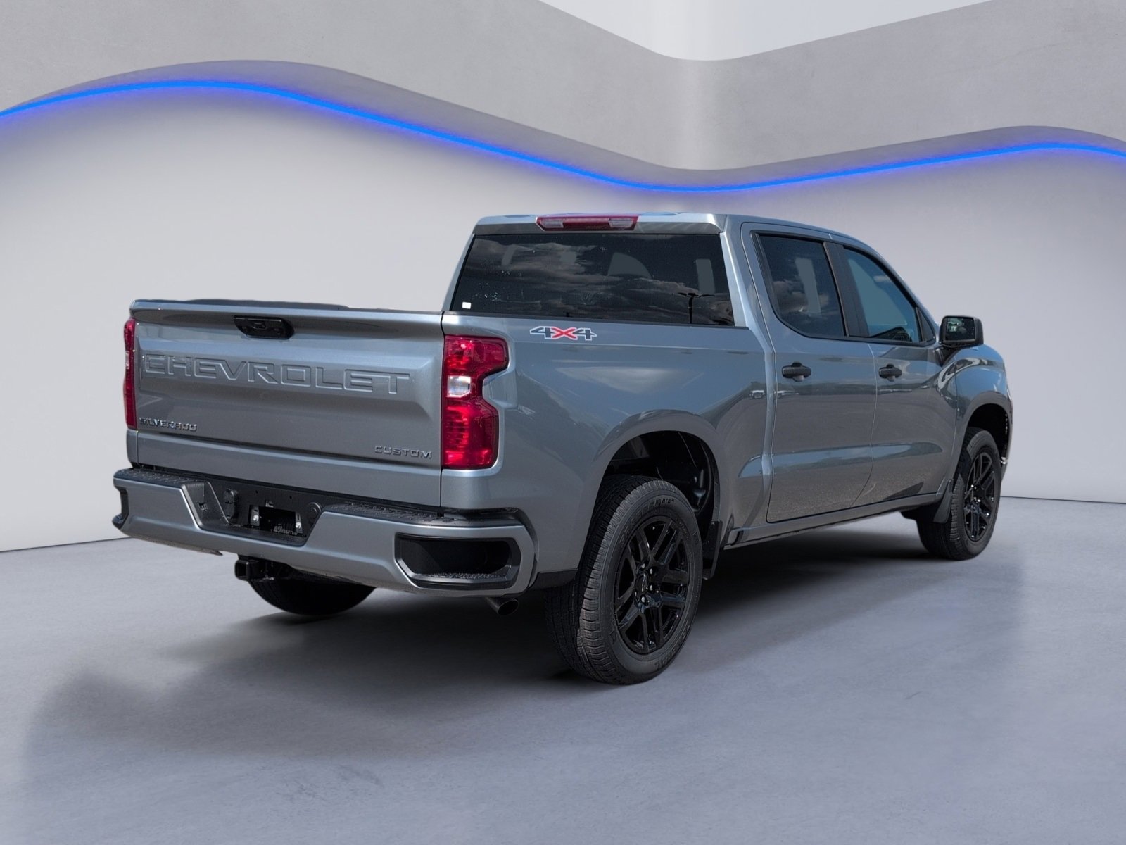 2025 Chevrolet Silverado 1500 Custom photo 3