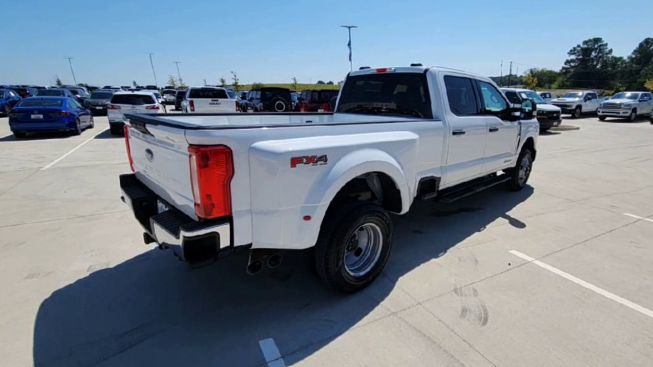 2023 Ford F-350 XLT photo 34