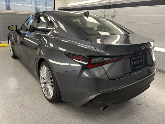 2022 Lexus IS 300 photo 4