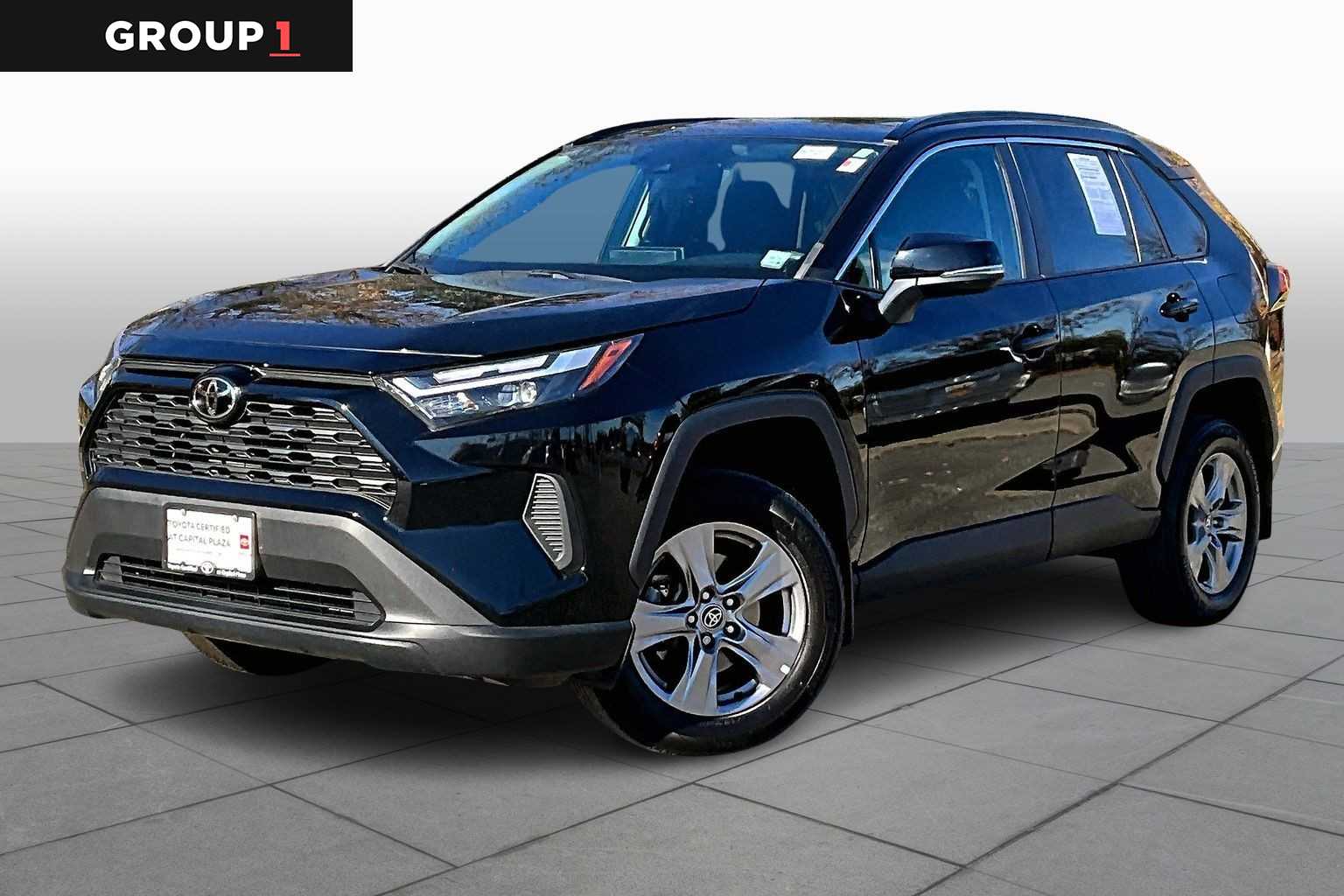2022 Toyota RAV4 XLE's photo