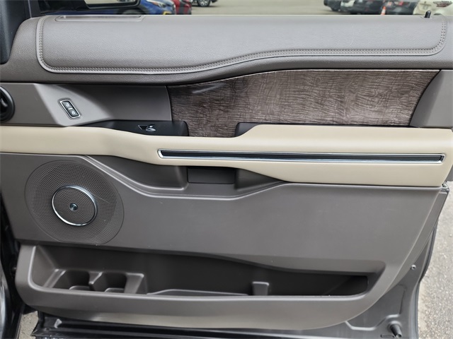 2019 Ford Expedition Limited photo 13
