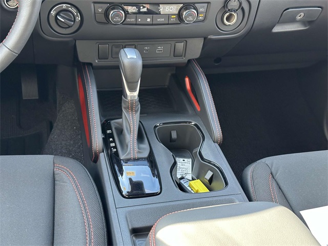2025 Nissan Frontier PRO-4X photo 9