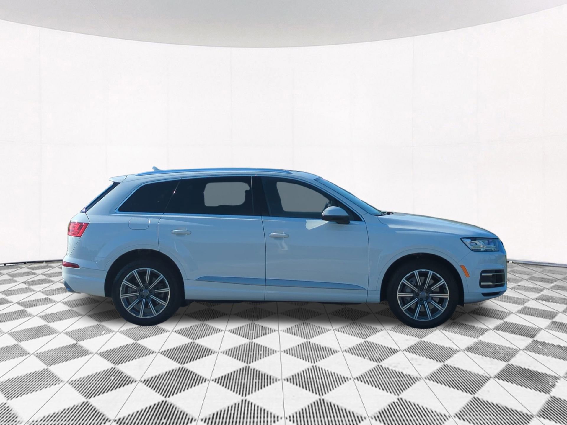 2018 Audi Q7 Prestige photo 2