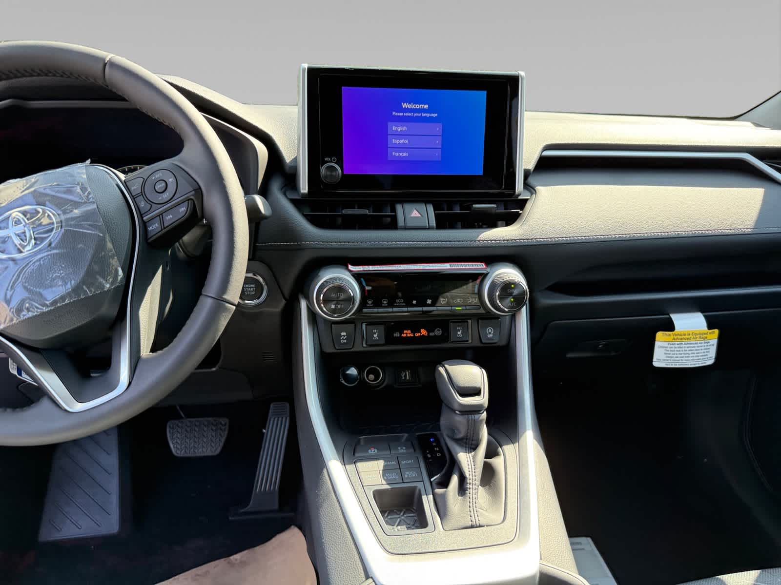 2025 Toyota RAV4 XLE photo 10