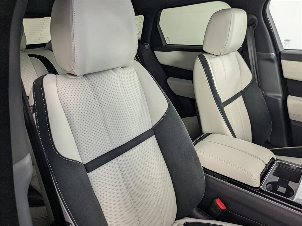 2023 Land Rover Range Rover Velar R-Dynamic S photo 30