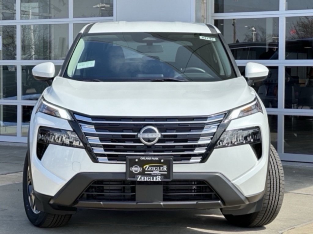 2026 Nissan Rogue SV photo 3