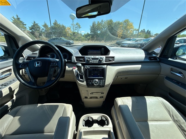 2015 Honda Odyssey Touring photo 23
