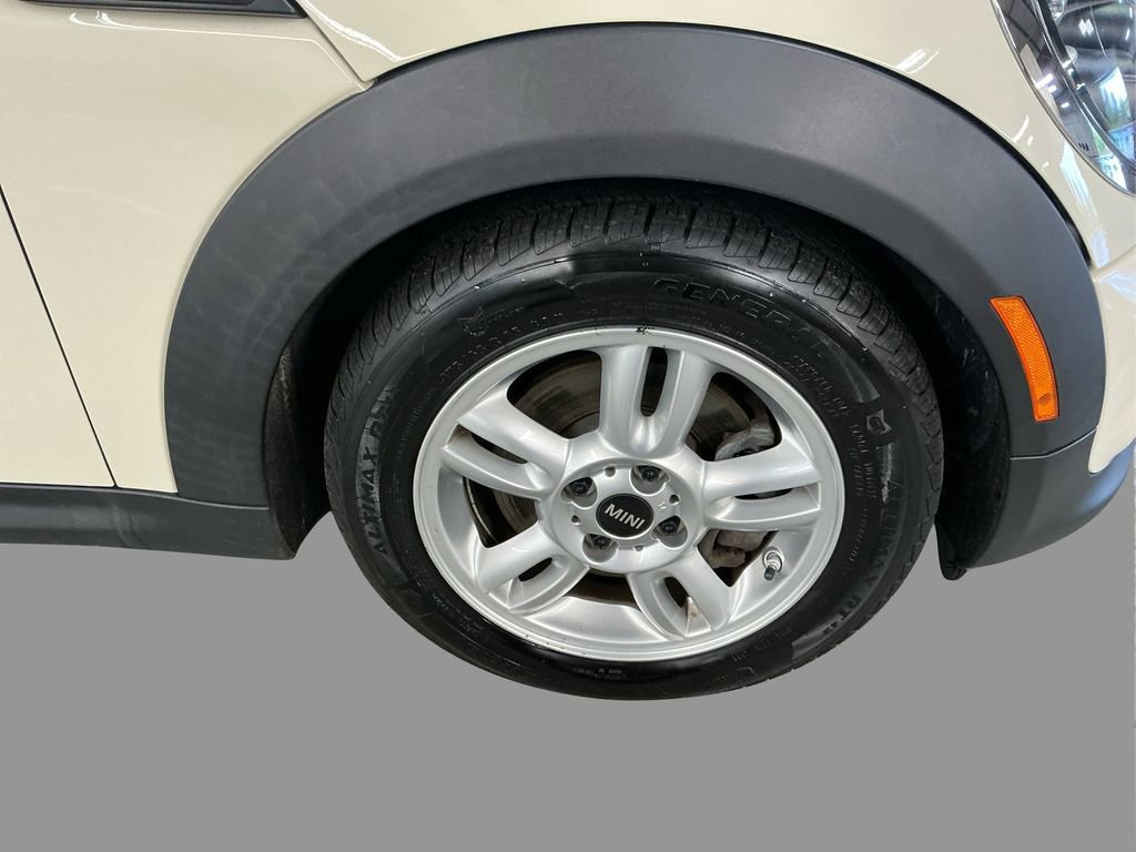 2013 Mini Clubman Base photo 14