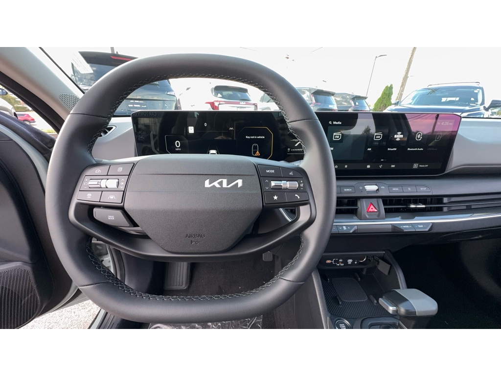 2025 Kia K4 EX photo 10