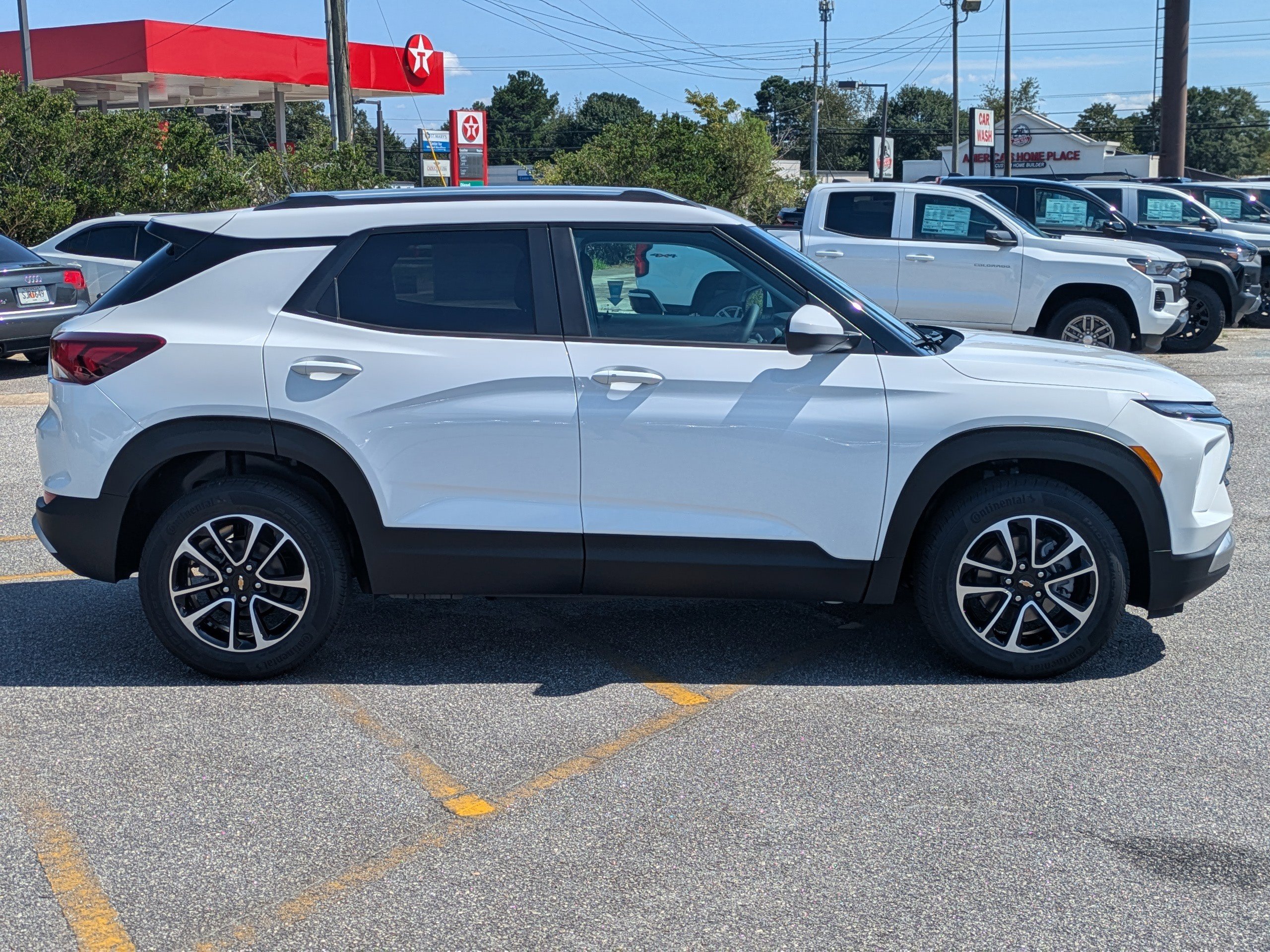 2026 Chevrolet Trailblazer LT photo 3