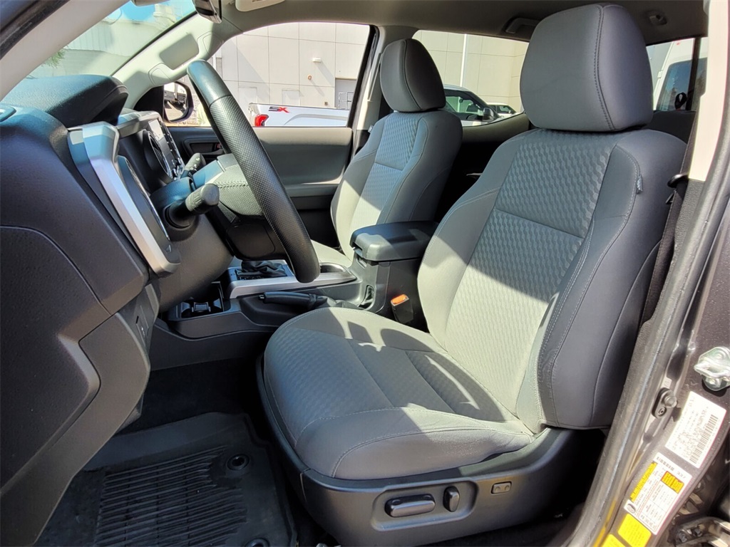 2022 Toyota Tacoma SR5 Double Cab V6 photo 6