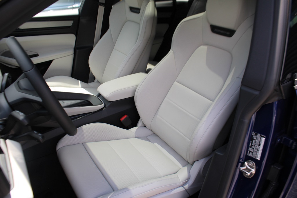 2025 Porsche Macan Electric photo 5