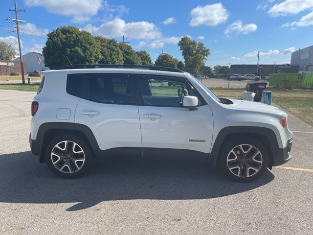 2016 Jeep Renegade Latitude photo 4