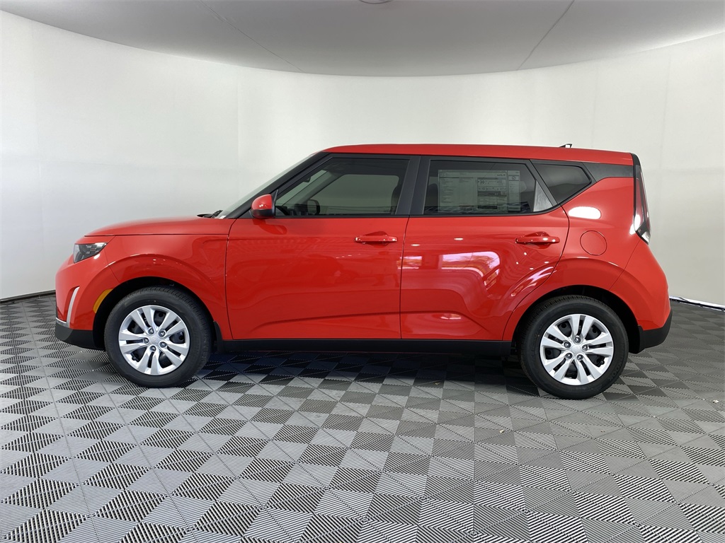 2025 Kia Soul LX photo 2