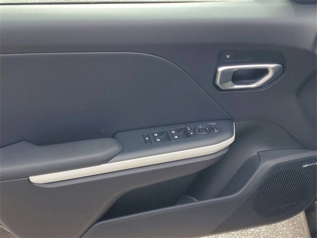 2025 Kia K4 GT-Line Turbo photo 5