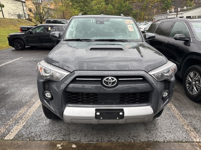 2024 Toyota 4Runner TRD Off-Road photo 2