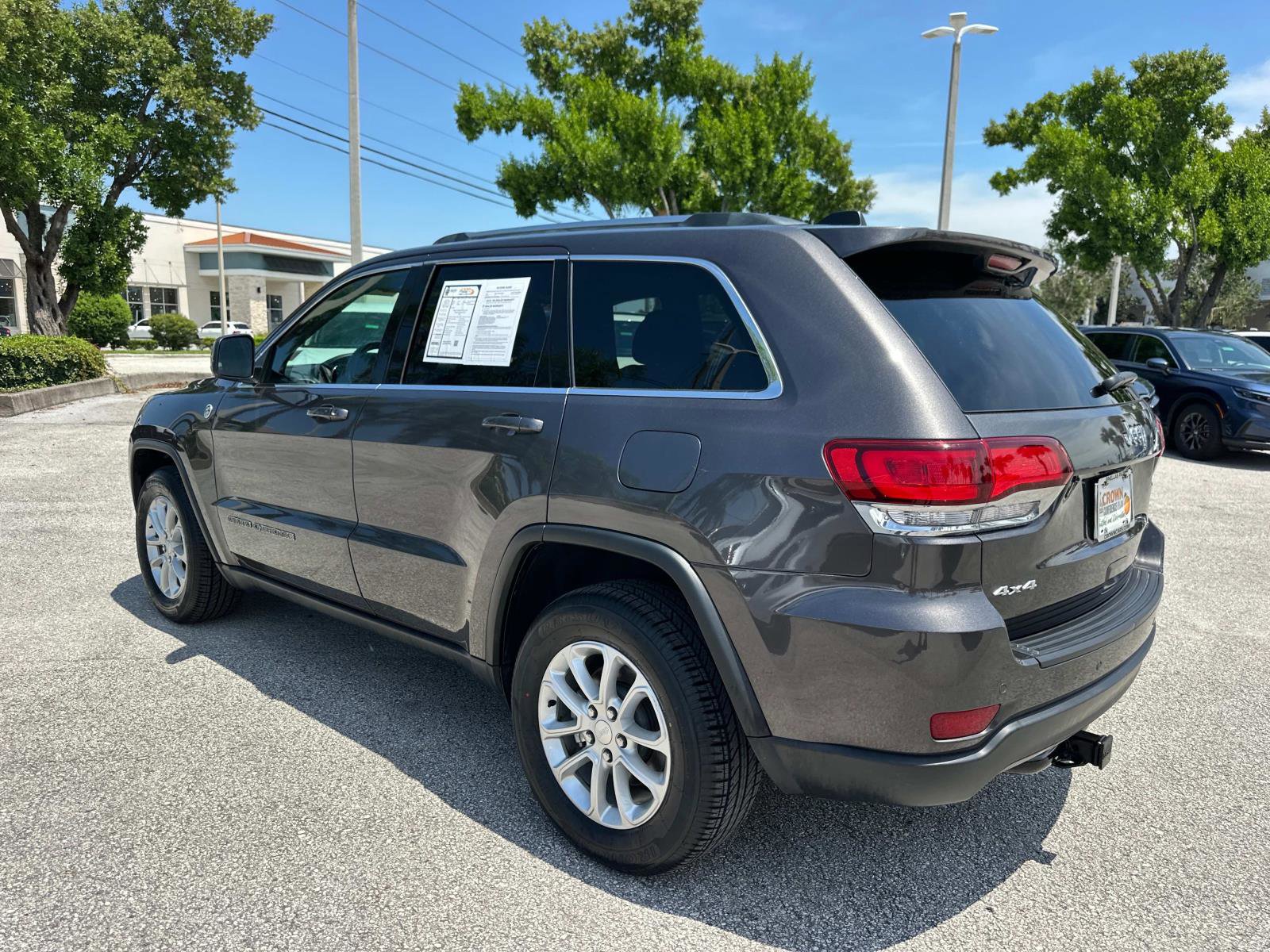 2021 Jeep Grand Cherokee Laredo E photo 3