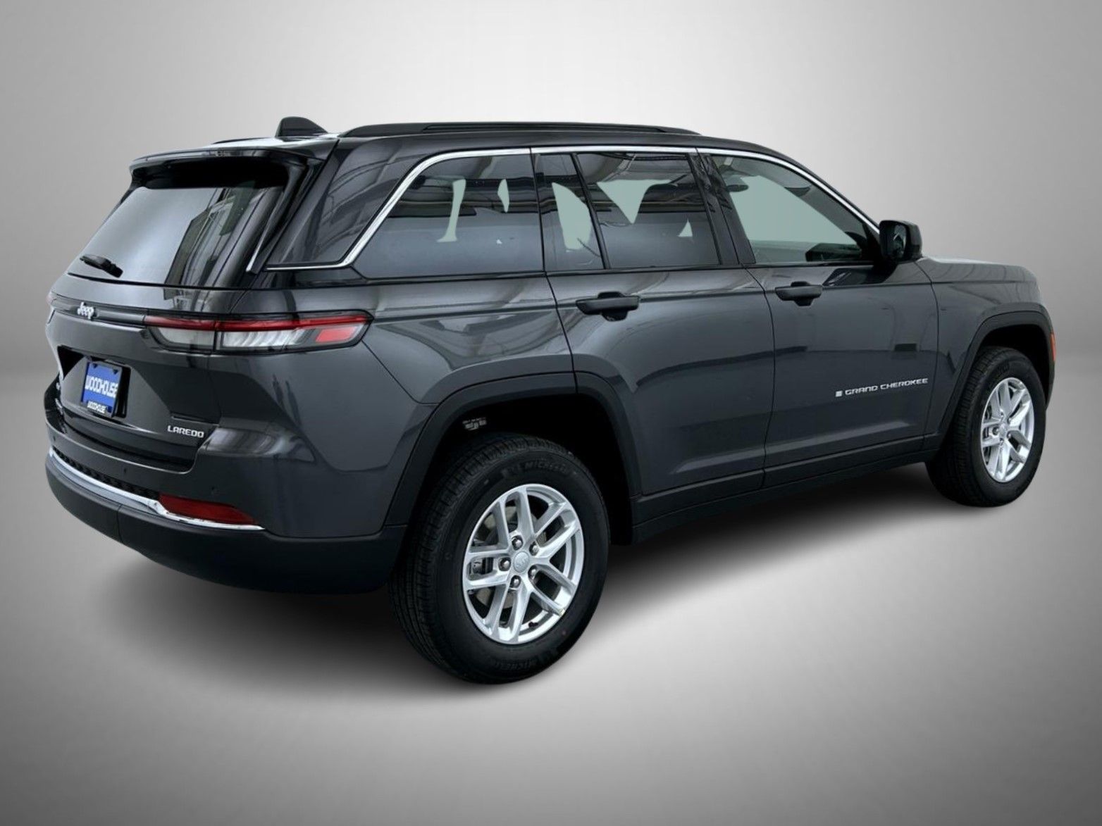 2025 Jeep Grand Cherokee Laredo X photo 3