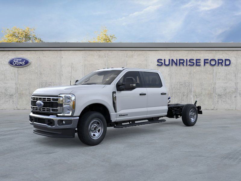 2026 Ford F-350 Super Duty Chassis Cab XL's photo